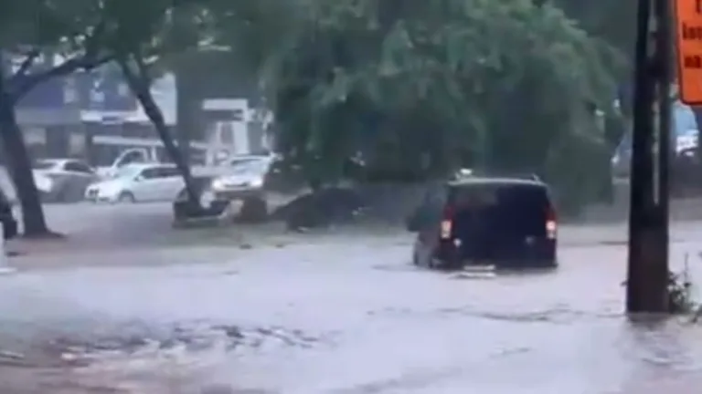 Temporal atinge o Paraná e causa alagamentos em Foz do Iguaçu; veja imagens