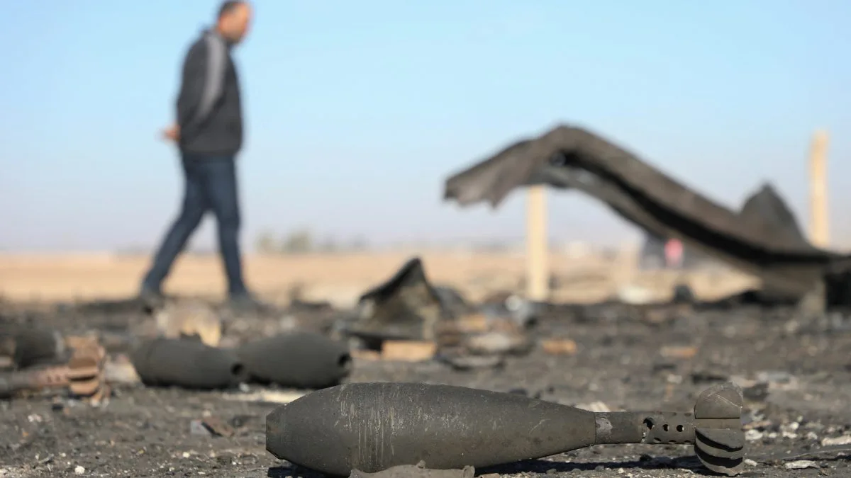 Israel intensifica ataques aéreos na Síria e avança a 25 km de Damasco