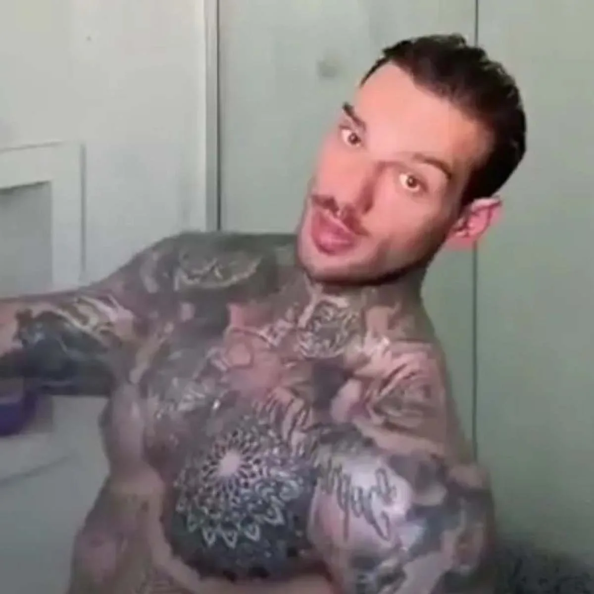 Vídeo de Lucas Lucco no banho e viraliza ao mostrar demais