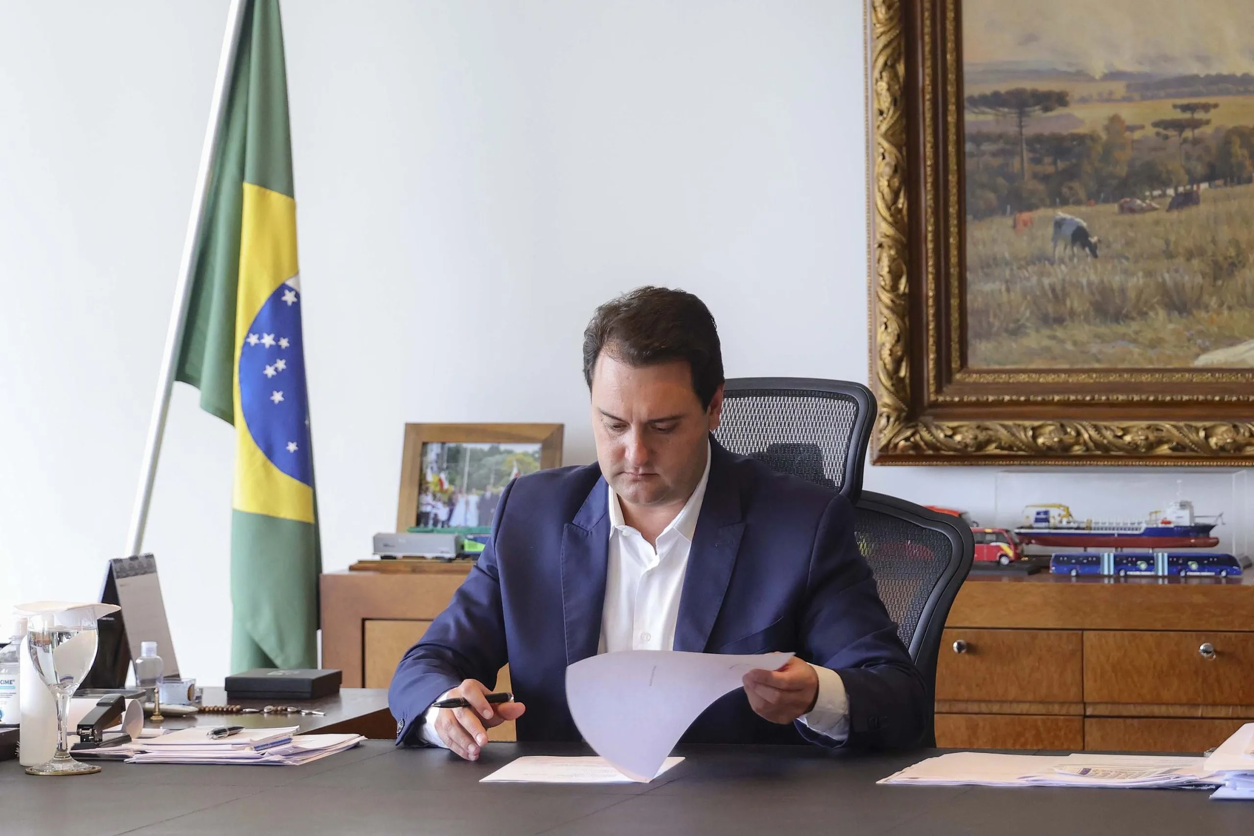Ratinho Junior é aprovado por 81% dos paranaenses, diz pesquisa