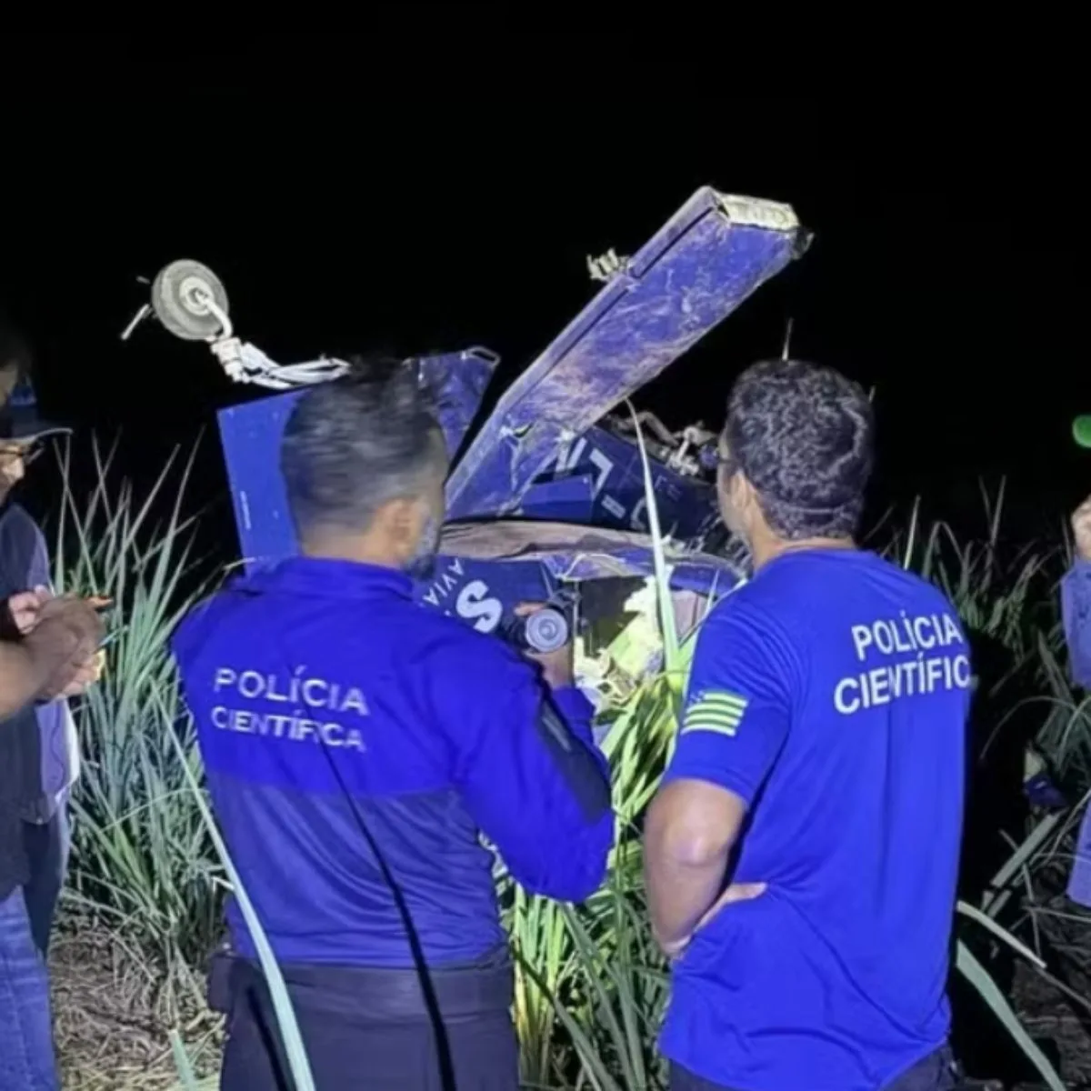 Piloto de avião morre após aeronave bater em torre de transmissão