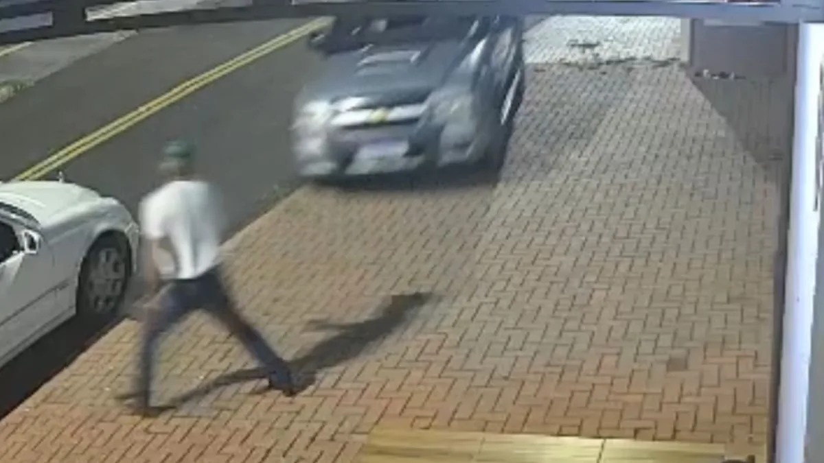 Homem tenta atropelar namorado da ex-esposa e é preso; veja ao vídeo