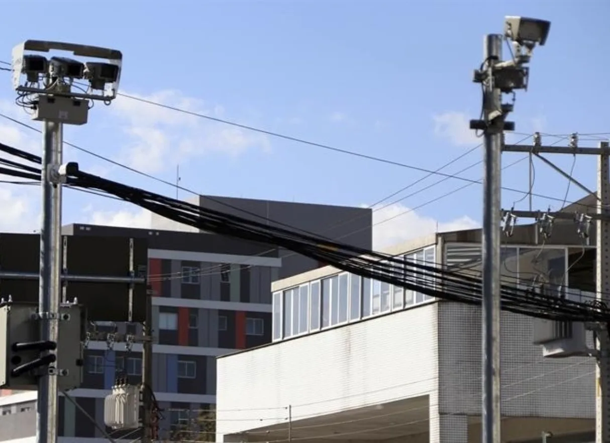 Radares de trânsito diminuíram mortes e acidentes em Curitiba? Veja fact-checking