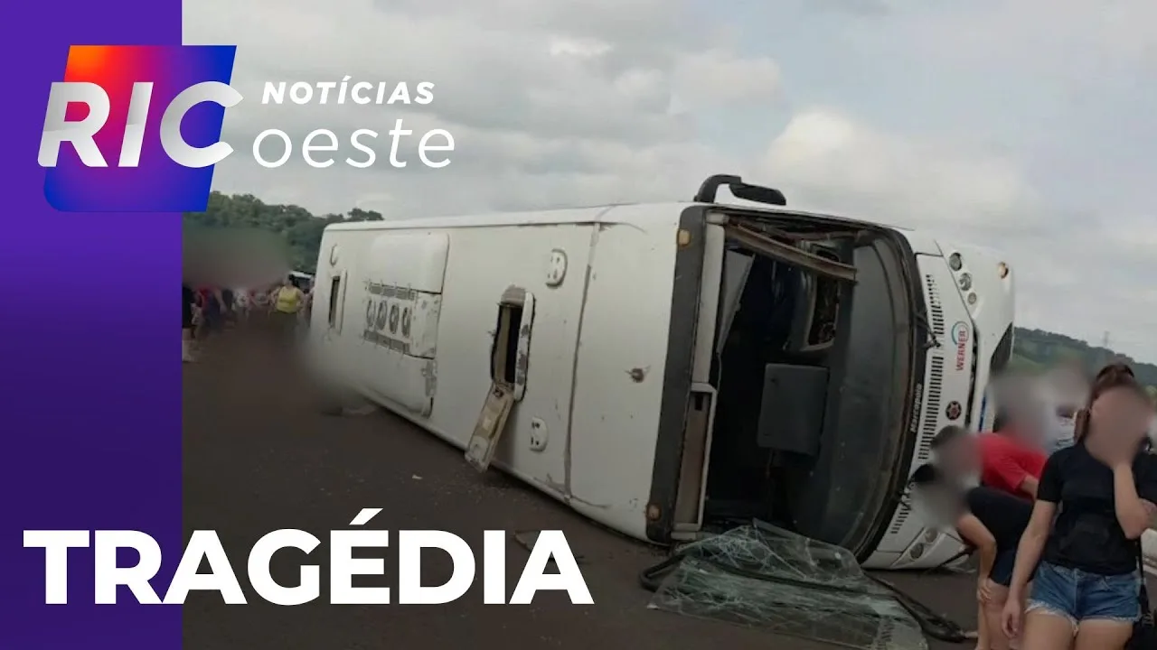 Itaipulândia: uma pessoa morre e outras ficam feridas em acidente entre carro e ônibus