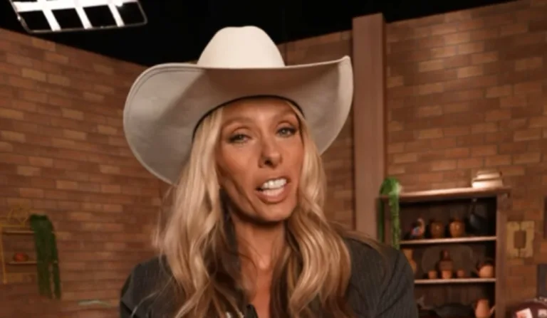 Imagem da apresentadora Adriane Galisteu.