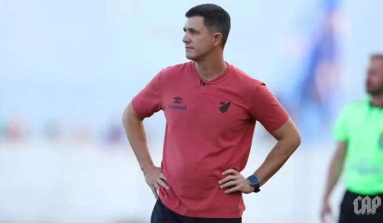 técnico do athletico maurício barbieri