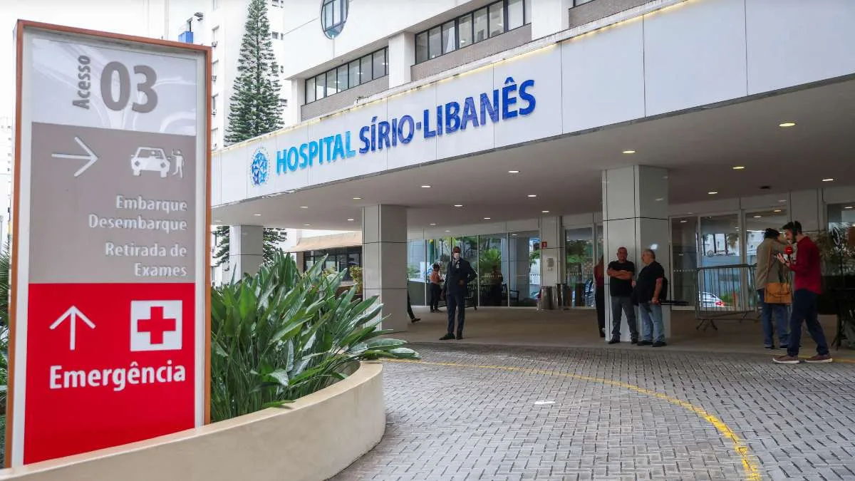 Lula deve continuar internado por 48 horas após cirurgia, diz Paulo Pimenta