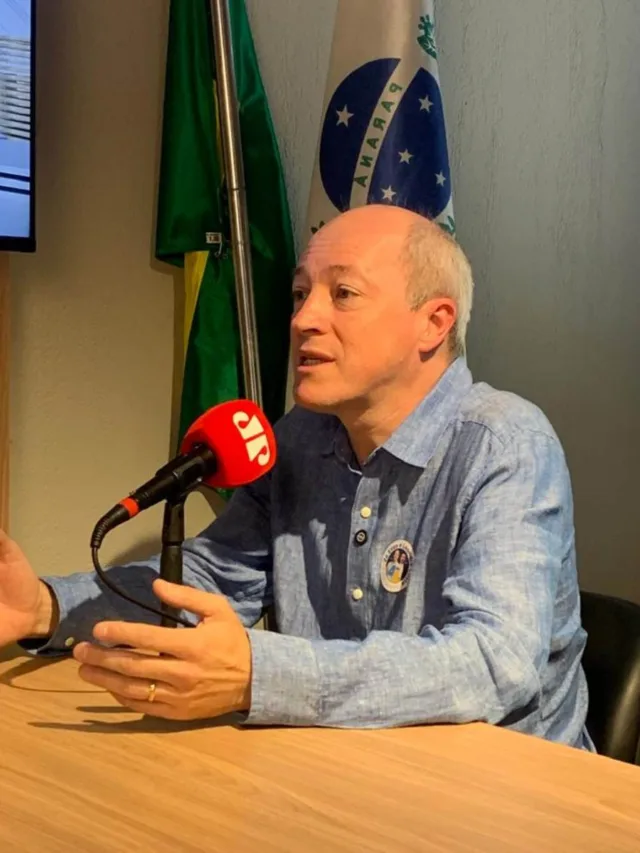 Zé Elias (União Brasil) propõe redução de cargos comissionados em Foz do Iguaçu