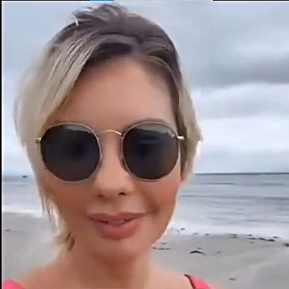 Uma influenciadora de Blumenau-SC causou polêmica nas redes sociais ao afirmar que só encontrou "gente feia" em seu passeio pela Ilha do Mel, no litoral paranaense. Em uma postagem, a mulher, que se identifica apenas como Gi, afirma que teve a mesma impressão em uma visita anterior à ilha.
