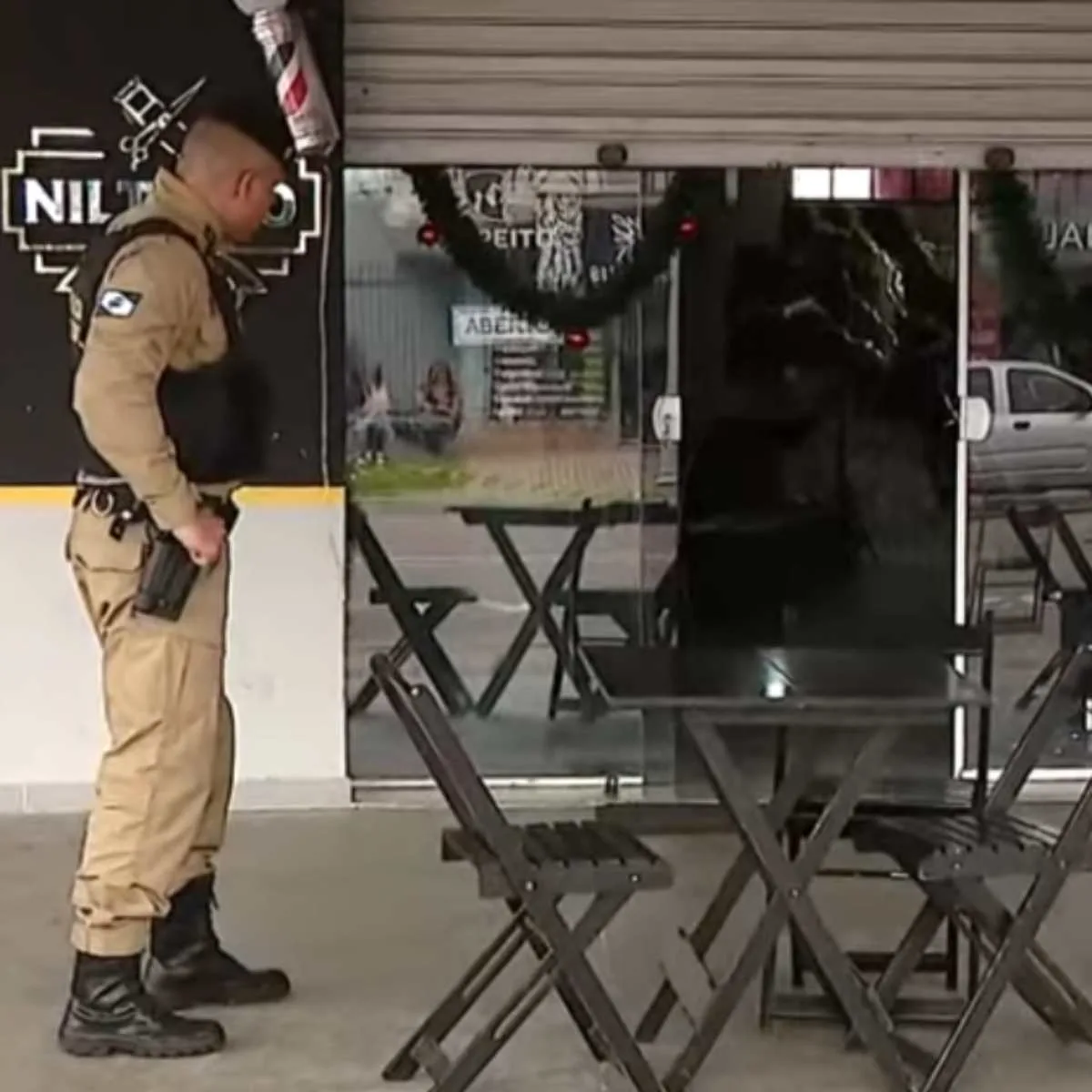 Jovem é morto com 5 tiros na cabeça enquanto cortava cabelo em Curitiba