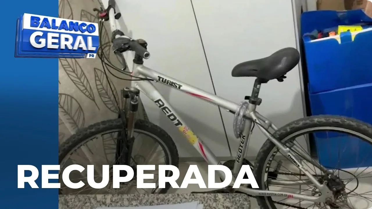 Polícia recupera bicicleta, furtada após mulher ter deixado esta parada na porta de mercado