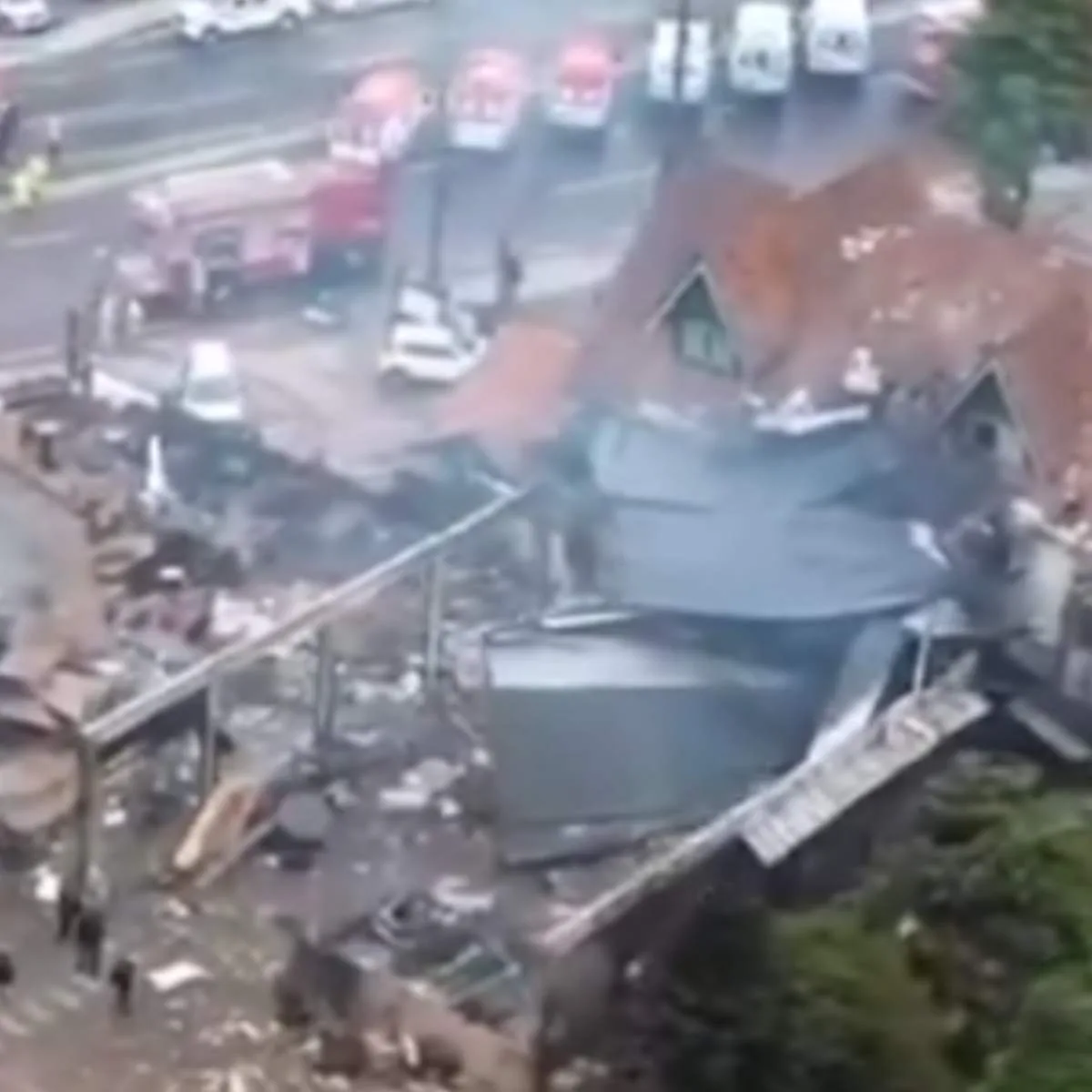 Vídeos aéreos mostram destroços de avião que caiu em Gramado; assista