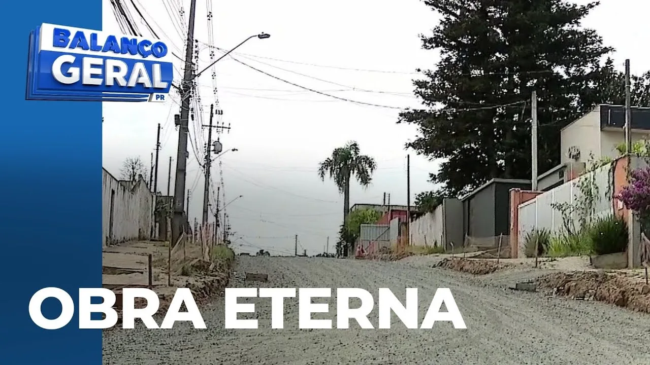 Moradores reclamam de obra, no Campina do Siqueira, que não anda e ninguém sabe quando vai terminar