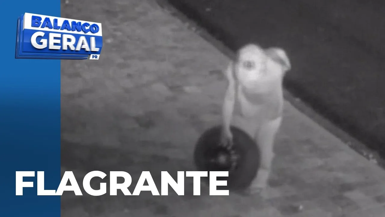 Ladrão furta bateria e estepe de carro estacionado; câmera registrou a ação do suspeito