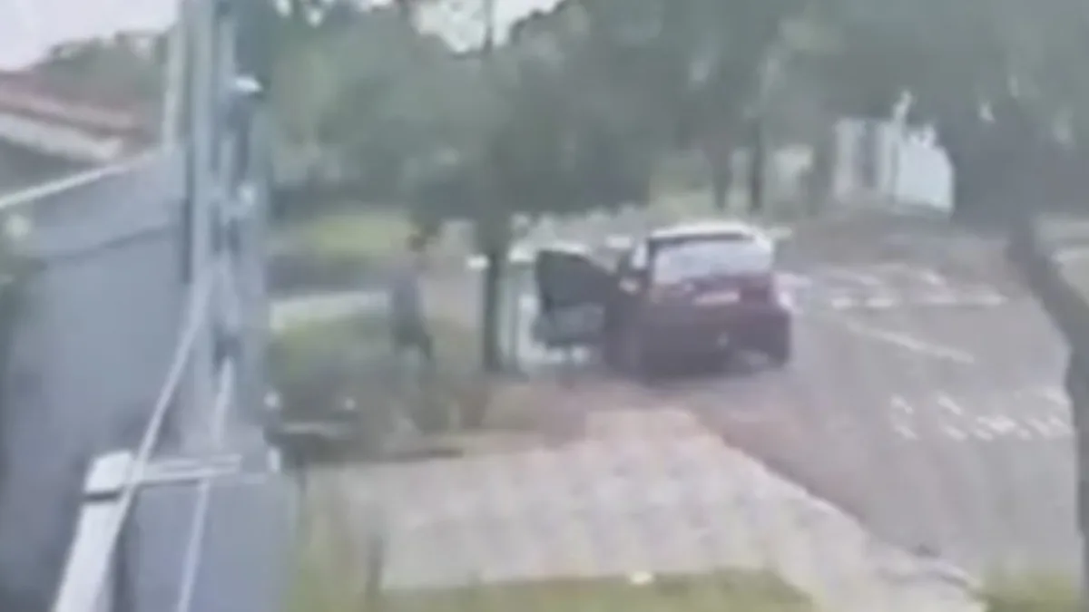 A Polícia Civil do Paraná (PCPR) prendeu um homem suspeito de feminicídio e ocultação de cadáver, em Guaíra, no oeste do Paraná, na terça-feira (5). De acordo com a delegada Renata Oliveira, a análise das imagens de câmeras de segurança indicou a autoria do crime, levando a Justiça a autorizar a prisão temporária do suspeito.