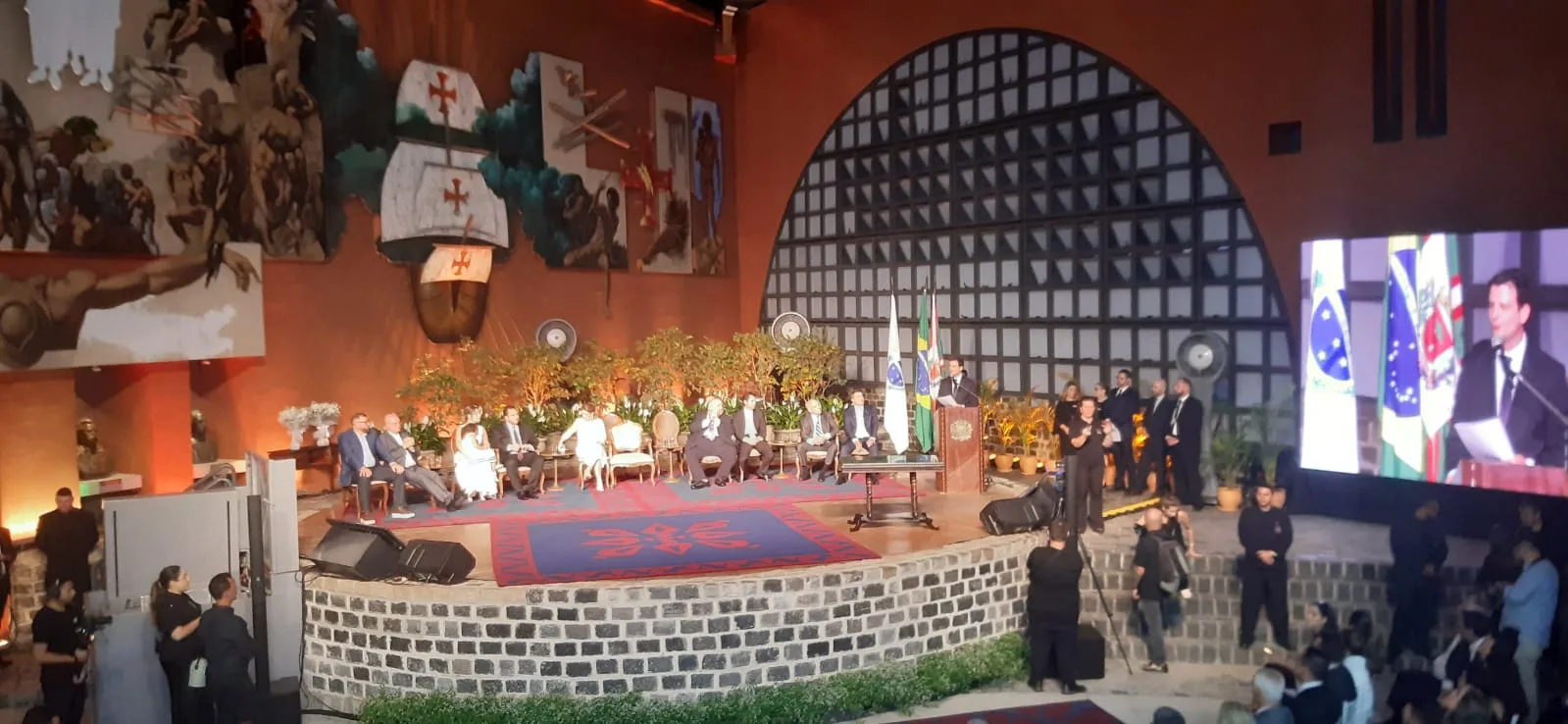 Pimentel promete redução na tarifa de ônibus aos domingos em Curitiba