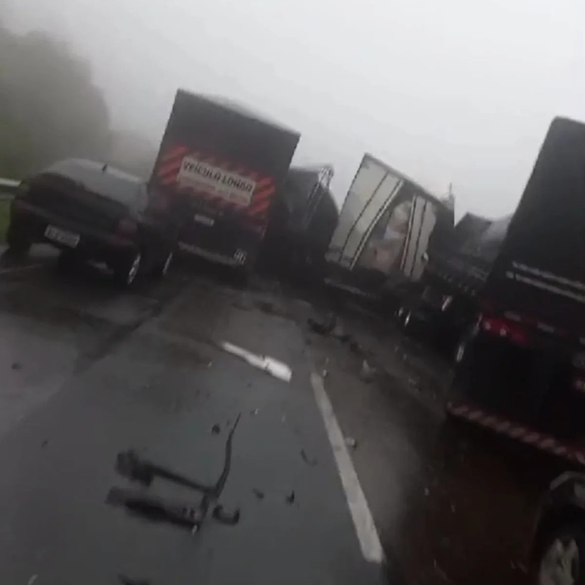 Acidente na região de São Luiz do Purunã envolveu vários veículos na manhã desta quinta (10)