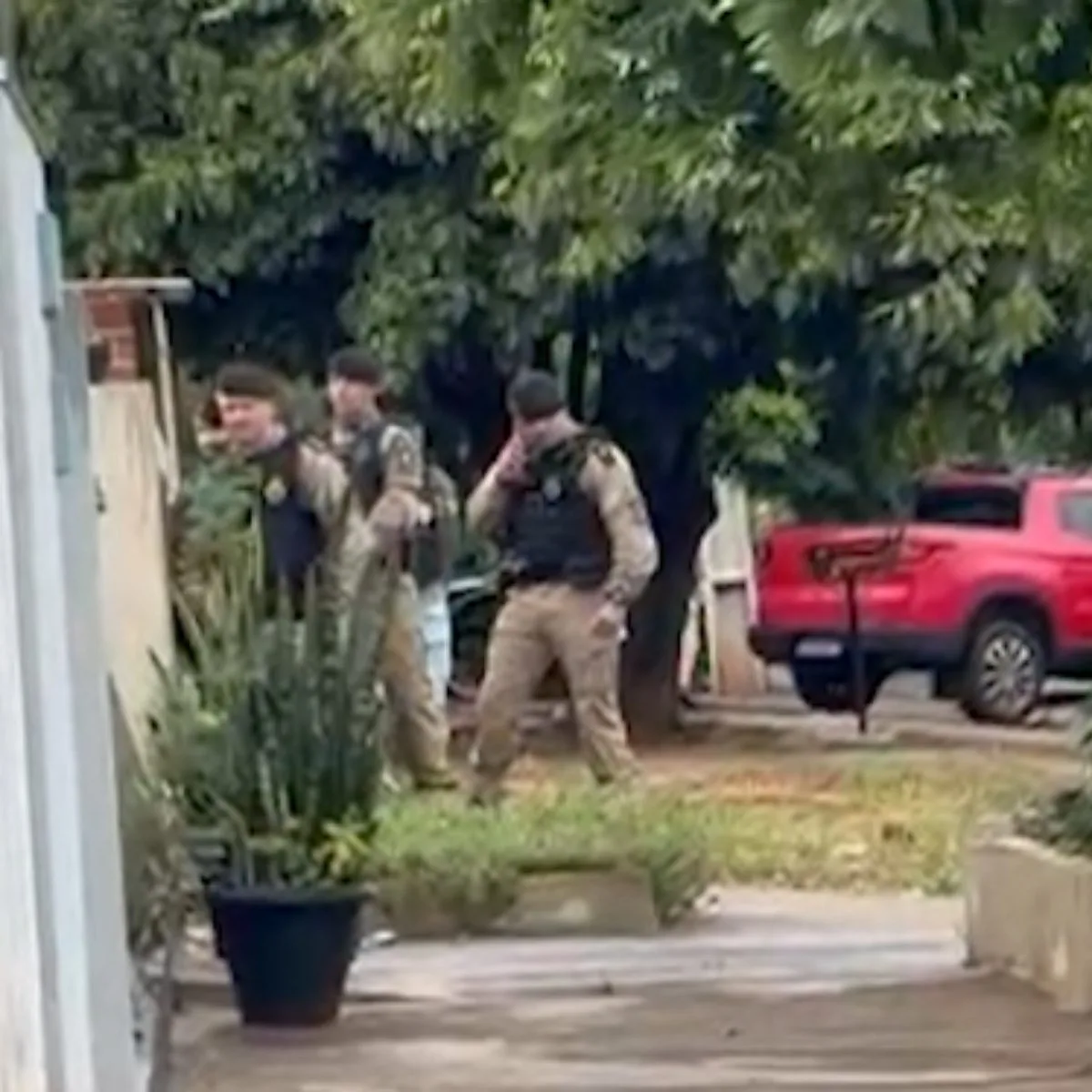 Filhos ficaram reféns do pai por quase 7 horas; suspeito foi morto pela PM