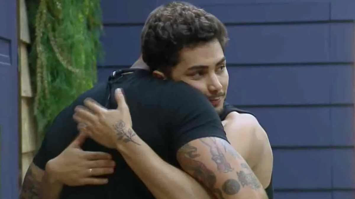 Yuri e Gui são chamados de maior casal de A Fazenda 16 nas redes sociais (Imagem: Reprodução / PlayPlus)