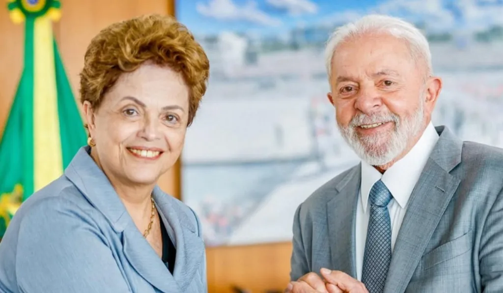 dilma rousseff ao lado do lula