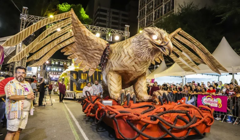 Desfile das escolas de samba de Curitiba