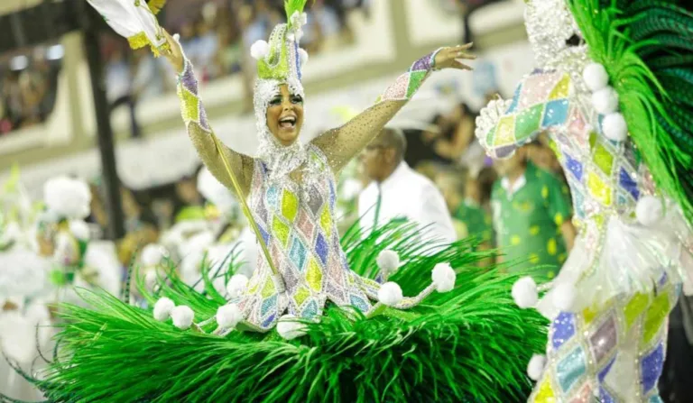 Desfile da escola de samba Imperatriz Leopoldinense.