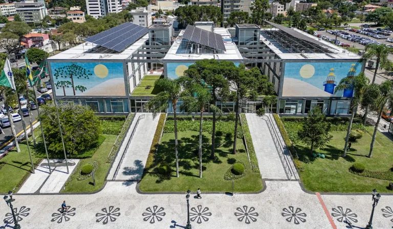 Vista aérea da Prefeitura de Curitiba