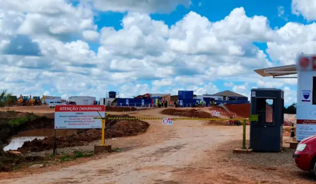 Local de obra onde trabalhador morreu esmagado.