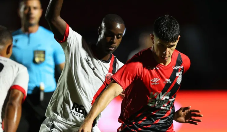 Lance de Pouso Alegre x Athletico