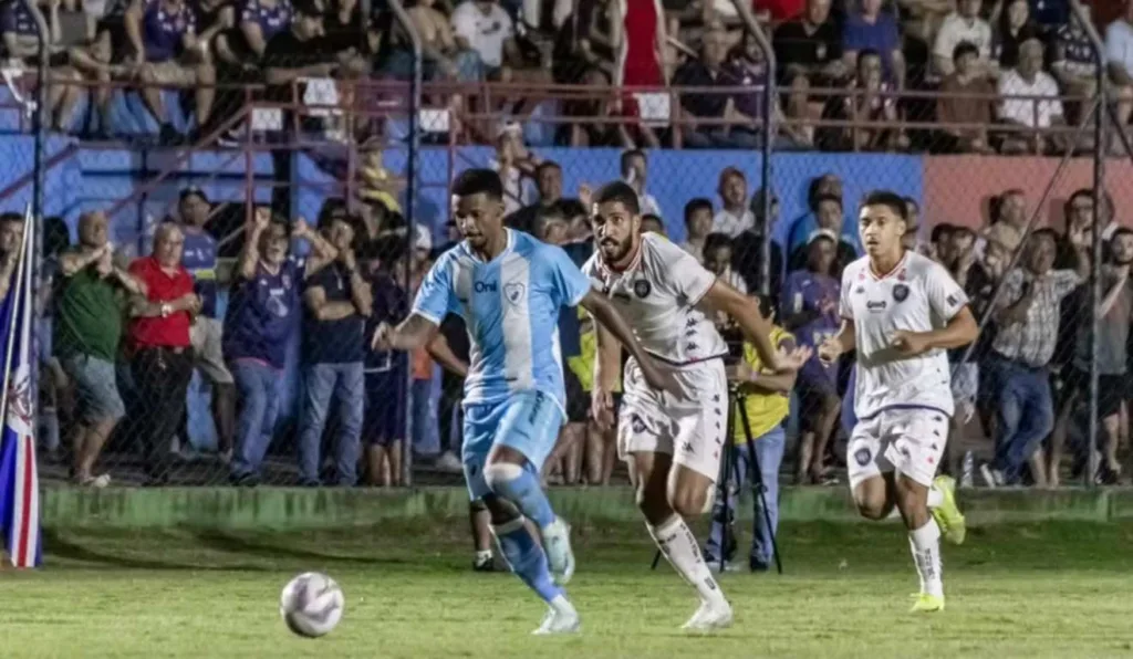 Londrina e Cianorte, pela primeira fase do Paranaense 2025.