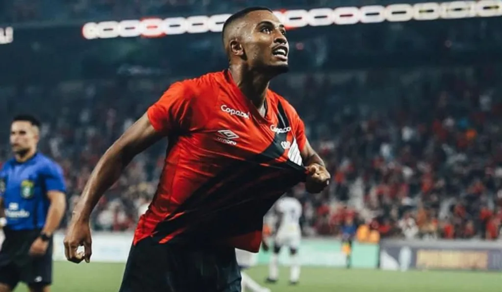 Athletico conta com gol de Leozinho (foto) para vencer o São Joseense na Baixada