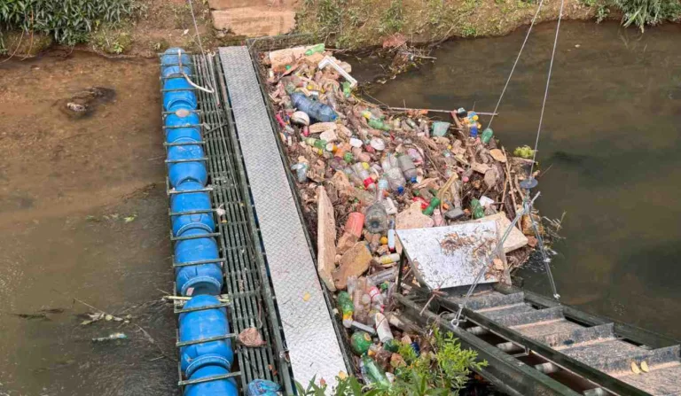 Ecobarreira no Rio Atuba