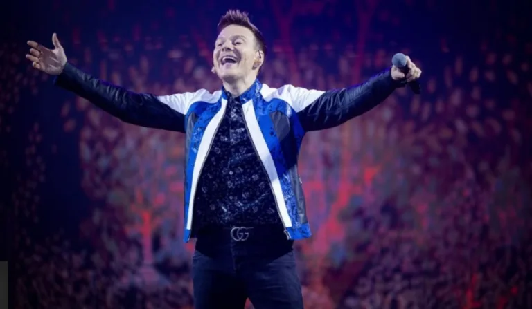 michel teló em show sertanejo em matinhos