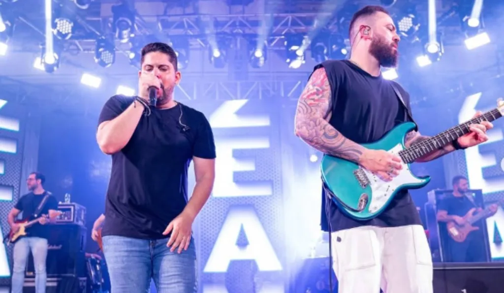 jorge e mateus se apresentando em santa catarina