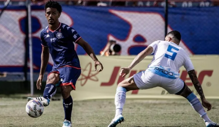 Cianorte e Londrina em campo.