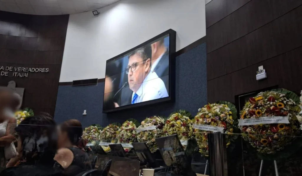 Vereador foi sepultado neste sábado (8) 