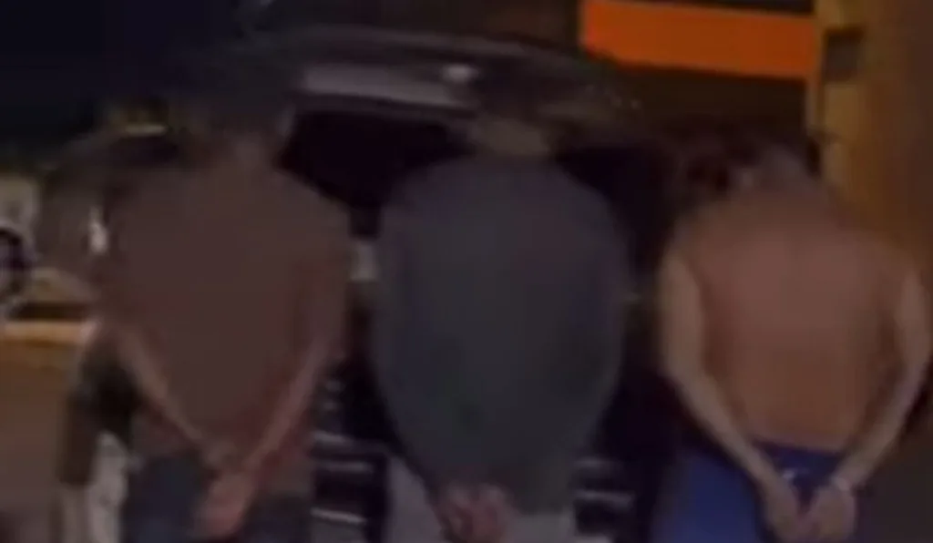 homens suspeitos de matar jovem na saída da igreja