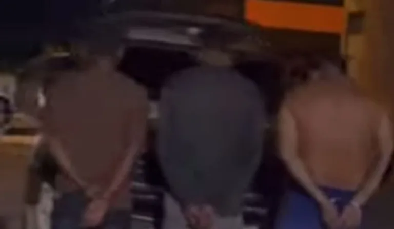 homens suspeitos de matar jovem na saída da igreja