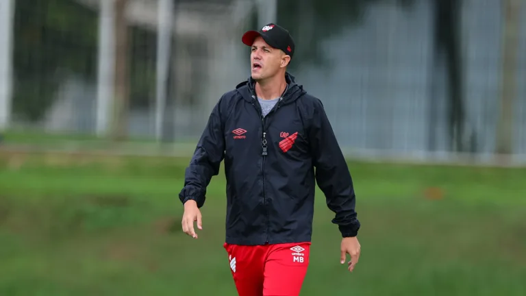 Maurício Barbieri, técnico do Athletico.