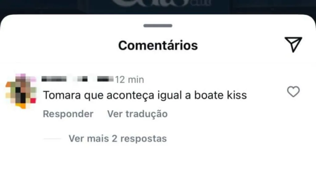 Print de um comentário em rede social com mensagem discriminatória fazendo alusão à tragédia da Boate Kiss.