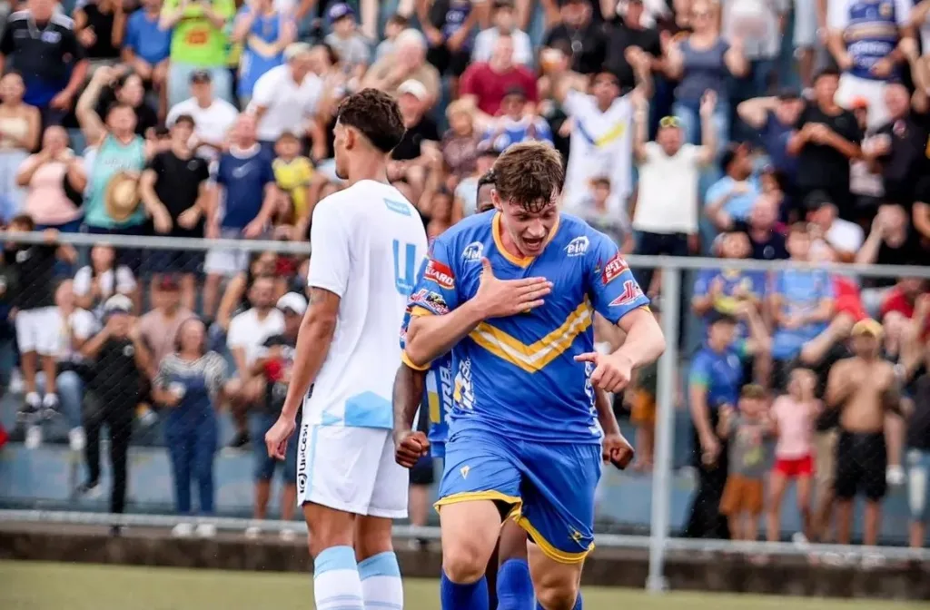 São Joseense faz grande partida, vence o Londrina e respira no estadual
