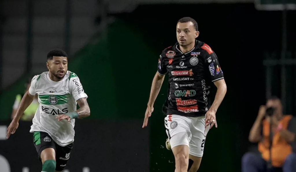Lance de Coritiba x Operário pelo Paranaense 2025