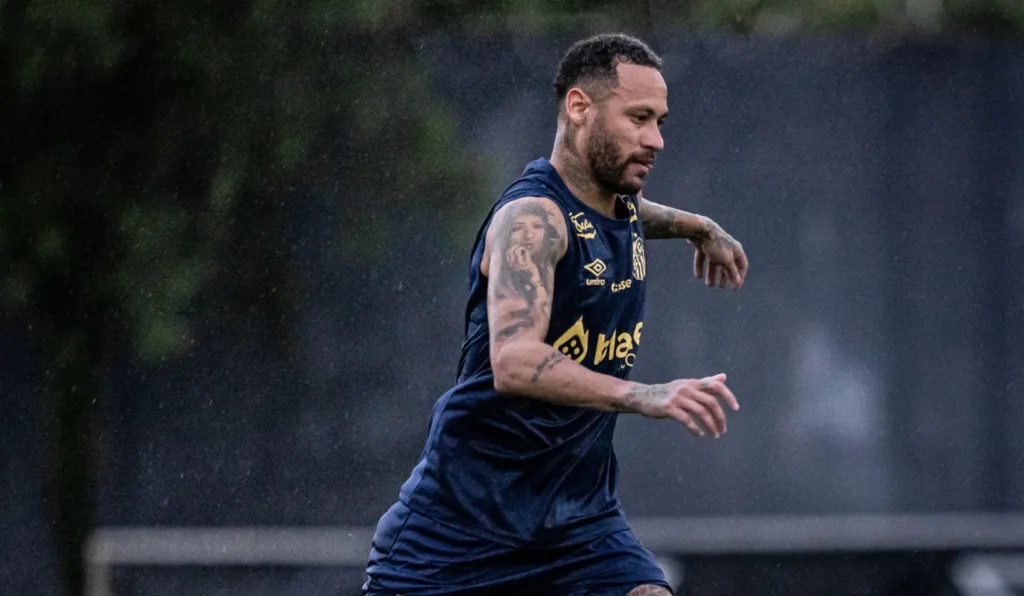 Neymar treinando no CT Rei Pelé