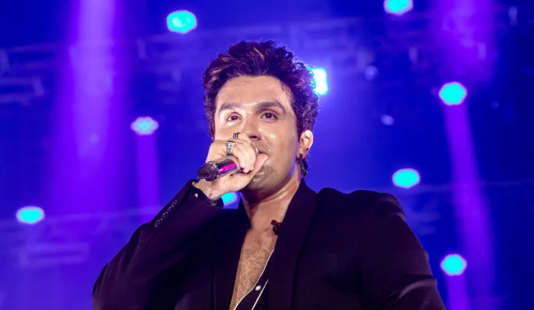Luan Santana se apresenta em show no Verão maior Paraná