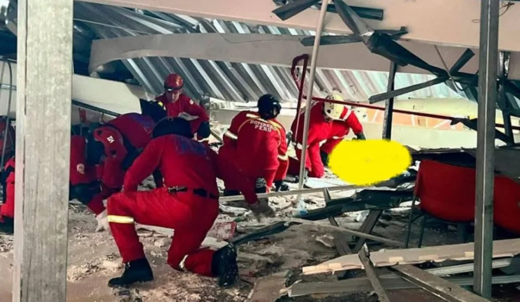 Número de mortos após desabamento de teto de shopping sobre para oito