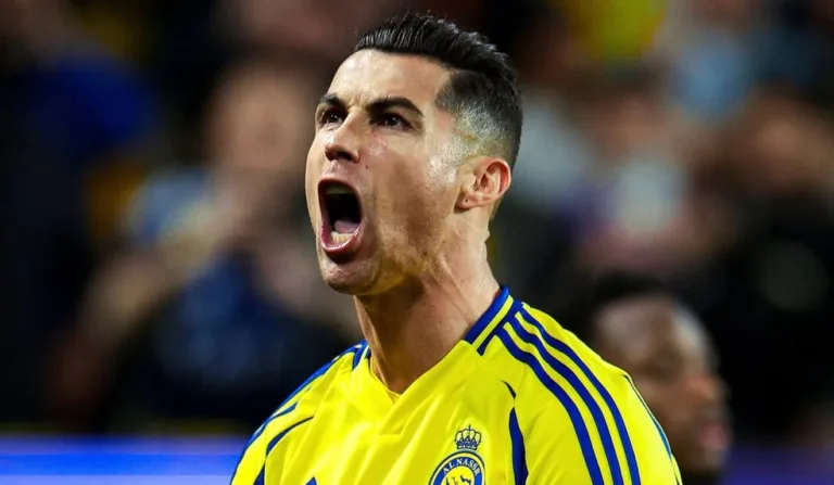 Cristiano Ronaldo comemora gol pelo Al Nassr