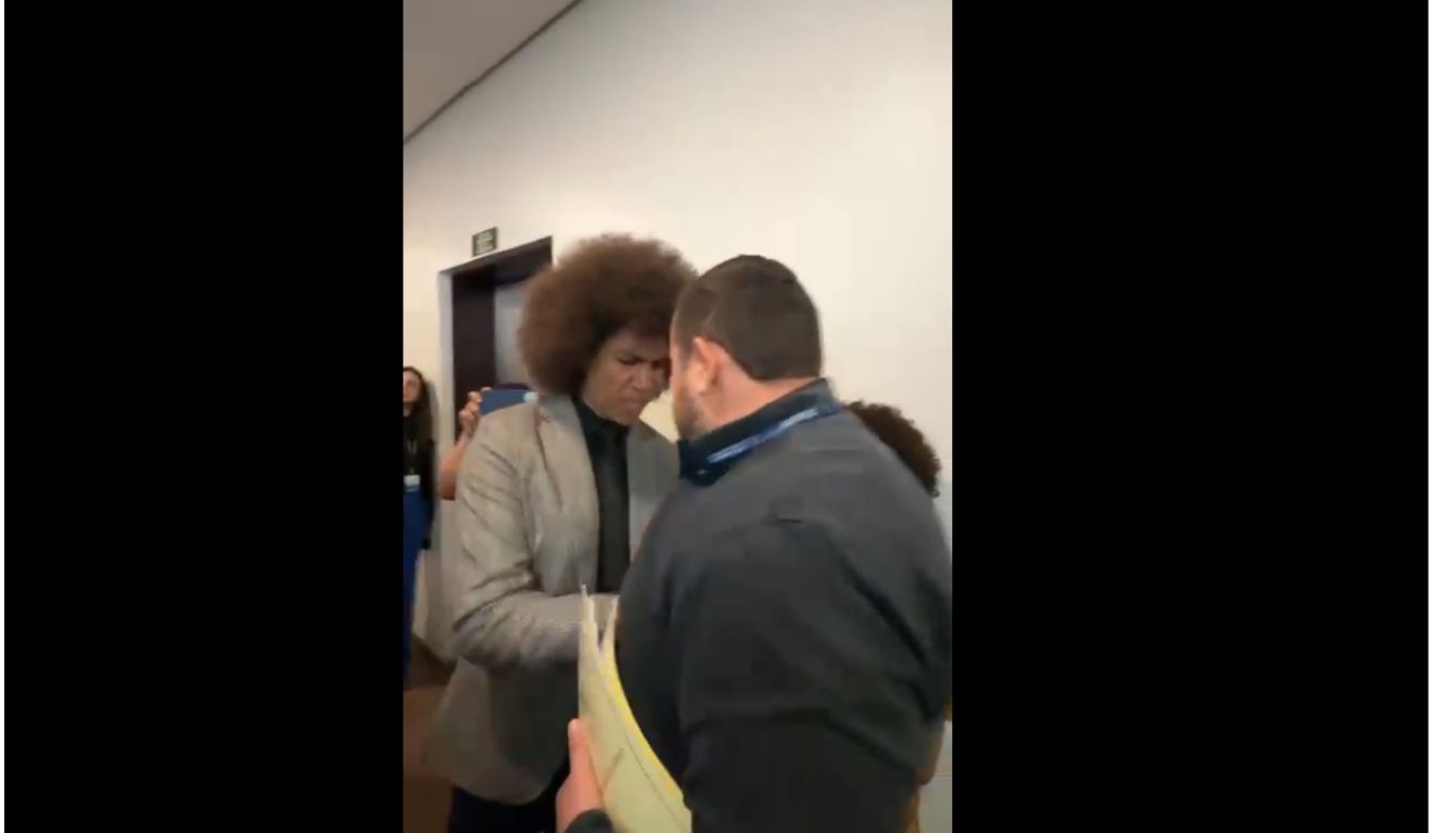 Renato Freitas empurra assessor de Marcio Pacheco