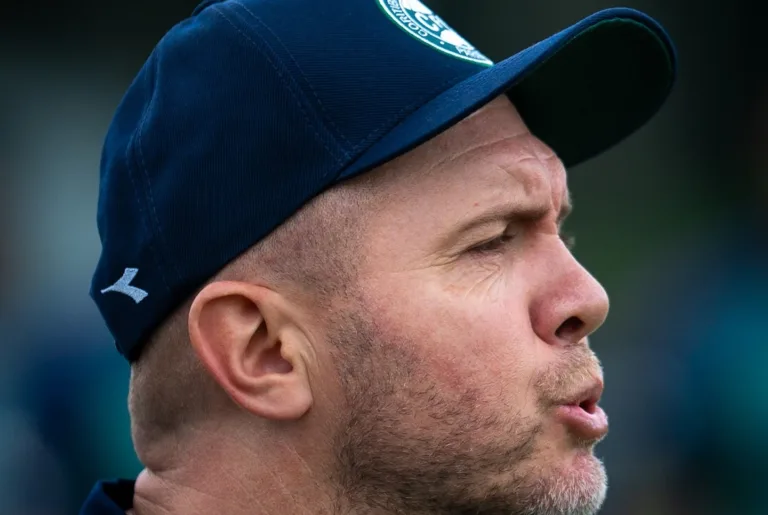 Mozart, técnico do Coritiba.