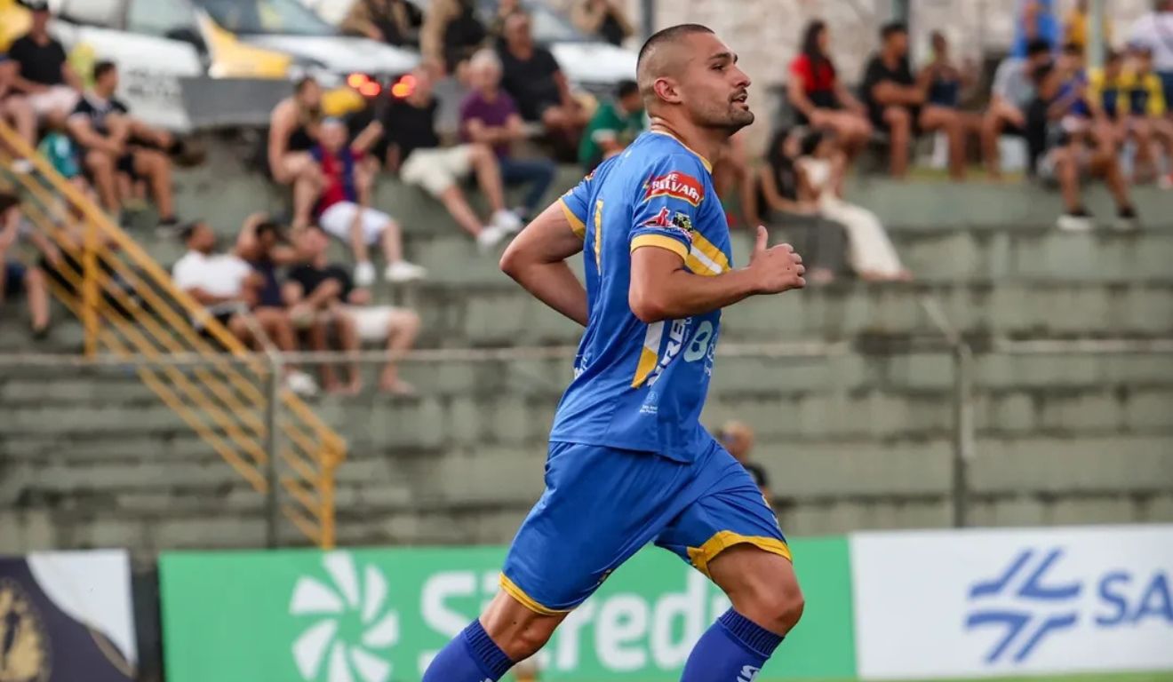 Miguel, artilheiro do São Joseense