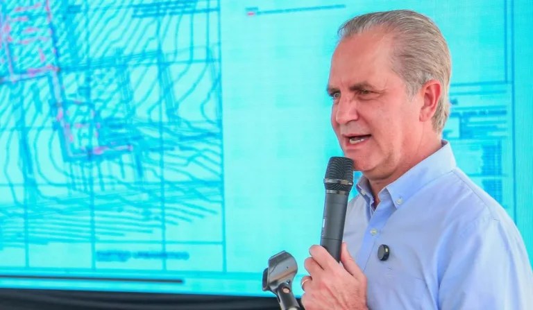 Ulisses Maia, ex-prefeito de Maringá, durante apresentação em Maringá